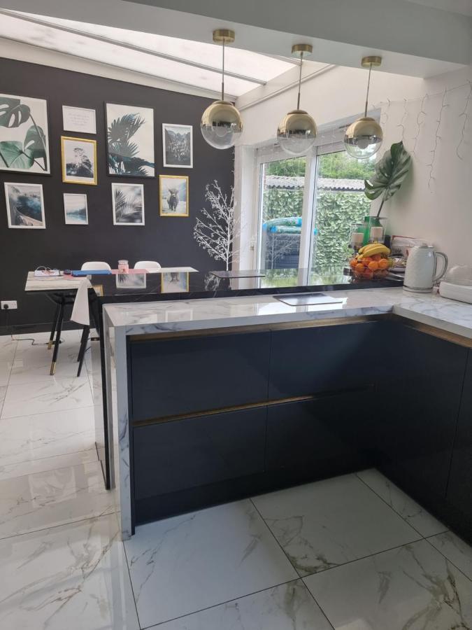Hollybush Private House Hotell Luton  Eksteriør bilde